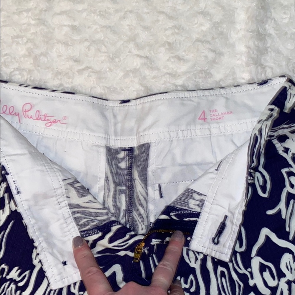 Lilly Pulitzer Callahan Shorts - Picture 3 of 3